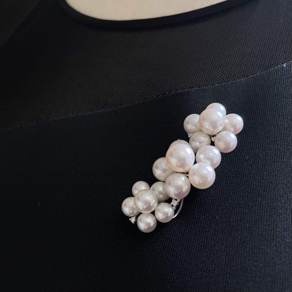 B51 White Akoya Pearl Brooch