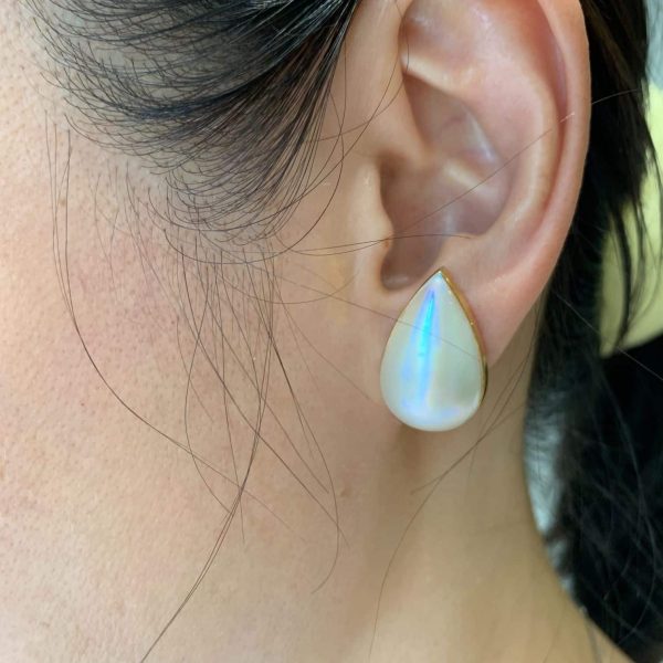 White Mabe Pearl Gold Earrings (E5) - Image 2