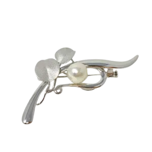 White Akoya Pearl Silver 'Leaf and Stem' Brooch Pin (B19)