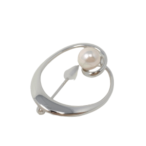 White Akoya Pearl 'Dynamic Silver Loop' Brooch Pin (B20)