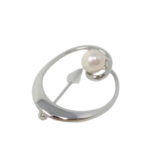 White Akoya Pearl 'Dynamic Silver Loop' Brooch Pin (B20)