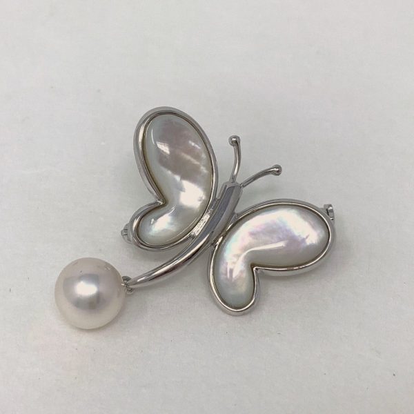 Silver Butterfly Akoya Pearl Pin (B13)