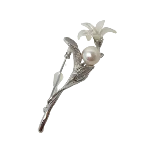 White Akoya Pearl Silver 'Orchid' Pin (B32)