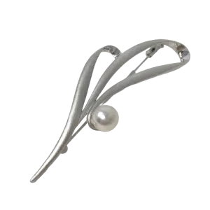 White Akoya Pearl Silver 'Grass Leaves' Brooch Pin (B34)