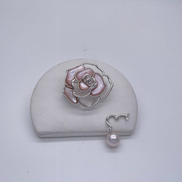 White Akoya Pearl Detachable Silver 'Rose' Brooch Pin (B17)