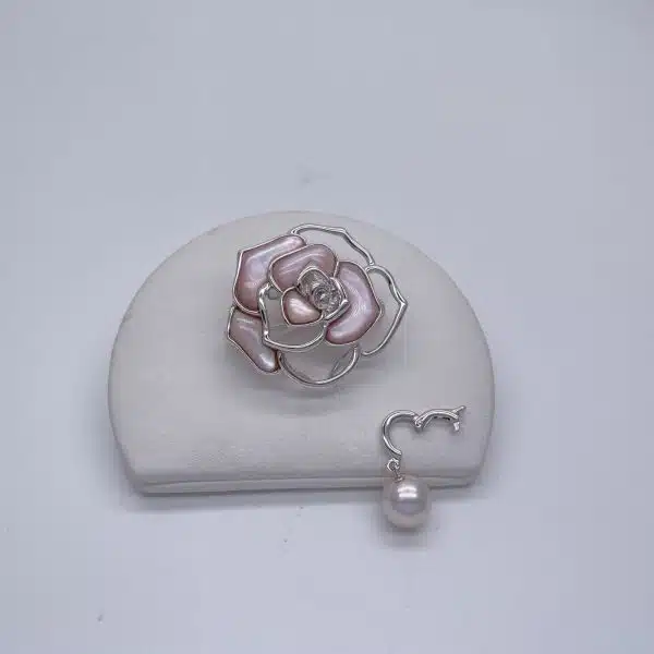 White Akoya Pearl Detachable Silver 'Rose' Brooch Pin (B17)