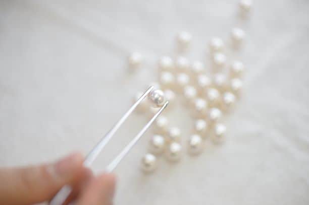 Perfectly Round and Smooth Akoya Pearls with High Luster
