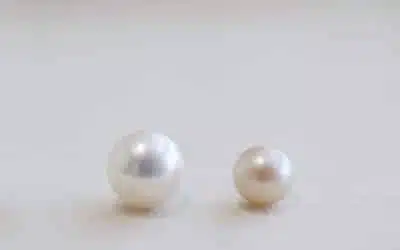 Imitation vs Genuine Pearls. Simple & Easy Ways To Tell the Difference!