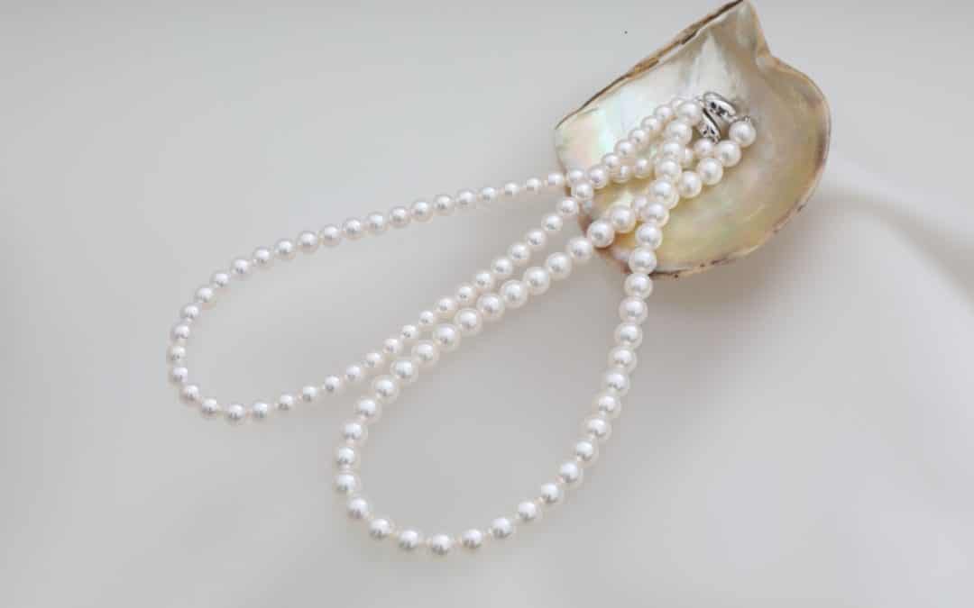 Unveiling the Wonders of Pearl Necklaces: Timeless Elegance and Lustrous Beauty
