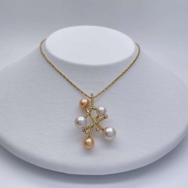 White & Gold Akoya Pearl Diamond Pendant (P220)