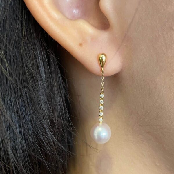 E232 Akoya Pearl Earring