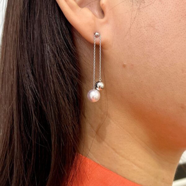 E241 Akoya Pearl Earring