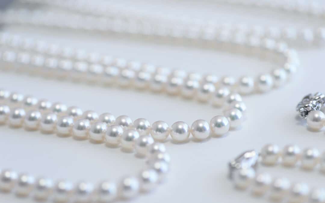 Shop the Best: Top 10 Pearl Necklaces to Buy in 2023