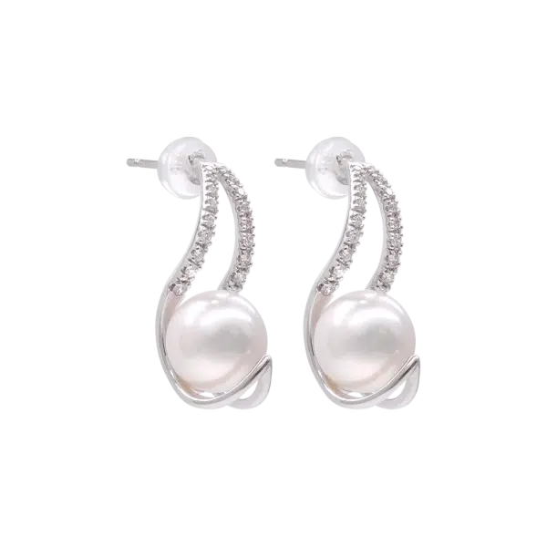 White gold K18 Akoya pearl Earring with diamonds (E260)