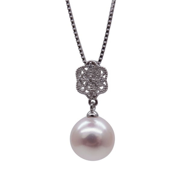Classic Embossed White gold K18 Akoya Pearl Pendant With Diamonds (P241)