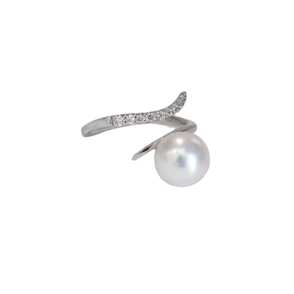 White Akoya Pearl Swirl Design / Diamond Ring (R69)