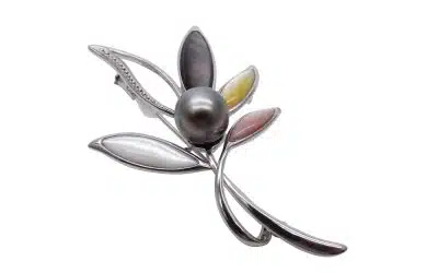 South Sea Pearl with Shell Brooch (B65)