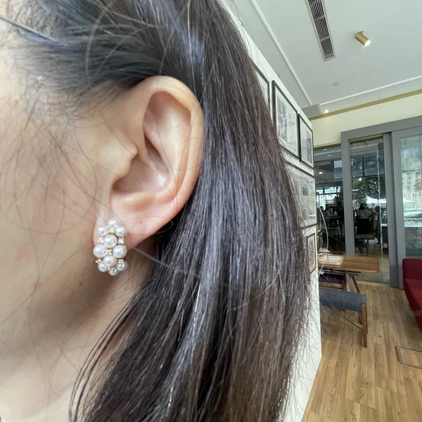 Sleek Akoya Pearl with Diamonds Earring - E290