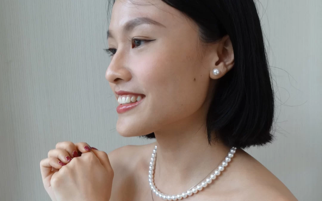 How to Style Pearl Necklaces with Modern Fashion