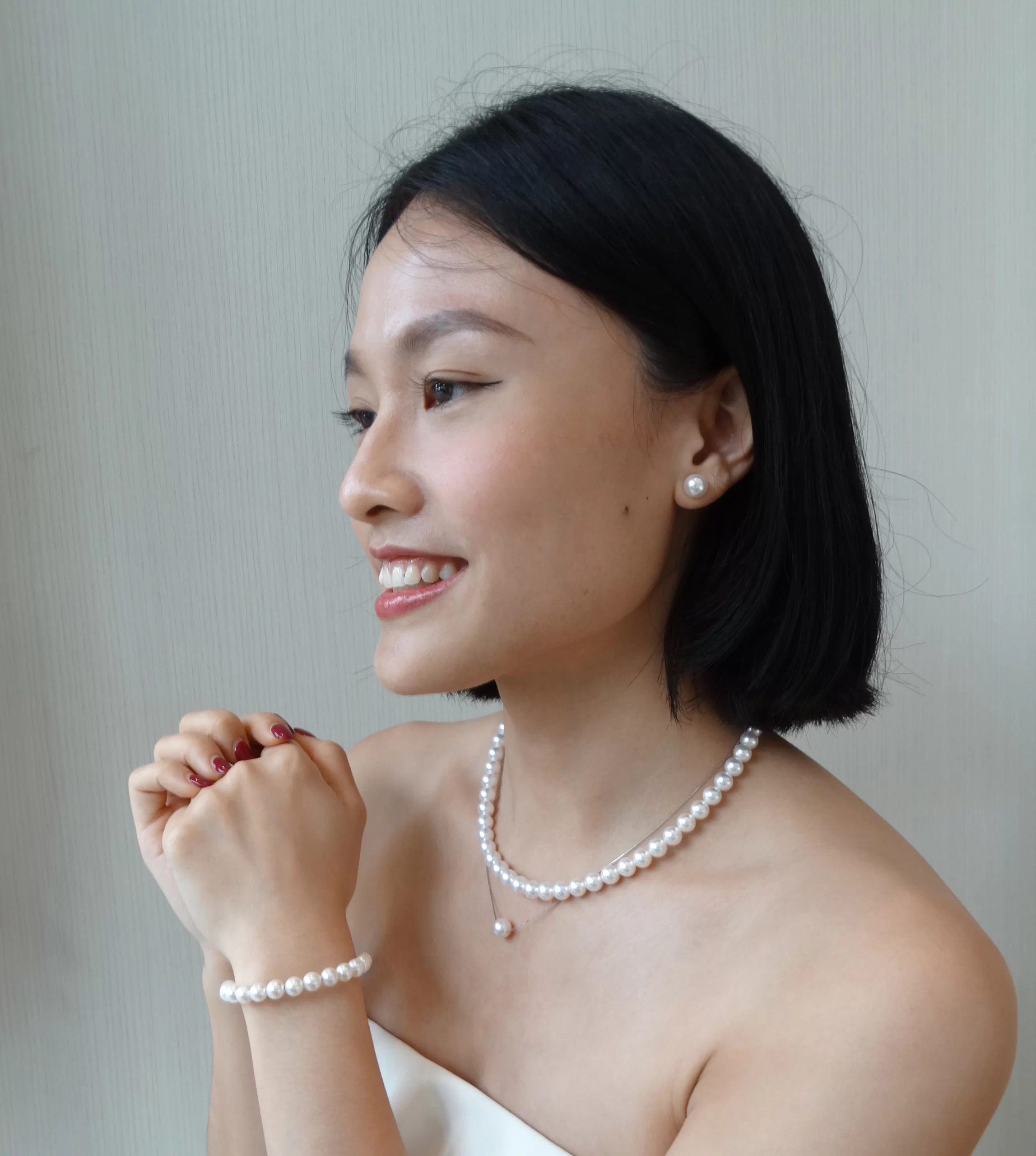 How to Style Pearl Necklaces with Modern Fashion