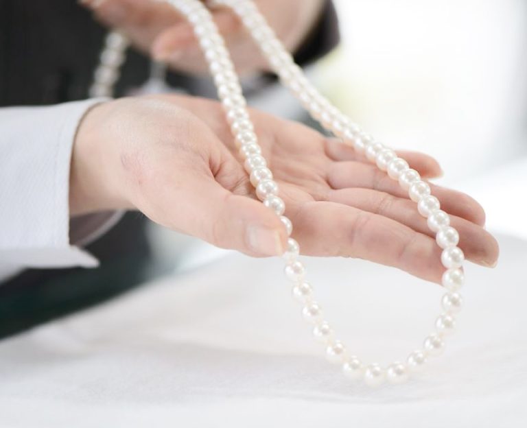 Our Story 3 How to Evaluate Pearl Quality Like a Professional 1